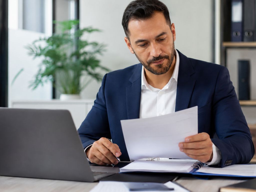 Gestión Laboral de Personas Extranjeras para Asesorías y Gestorías: Contratación, Autorizaciones e Incidencias